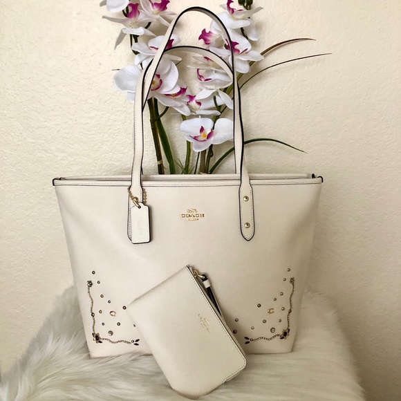 Coach Handbags - 🌸 COACH Crystal City Zip Tote Set